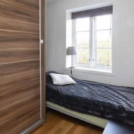 Comfy 2br With Parking *