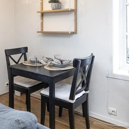 Апартаменты Comfy 2br With Parking Халден