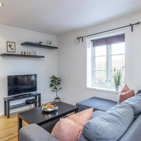 Comfy 2br With Parking * Halden
